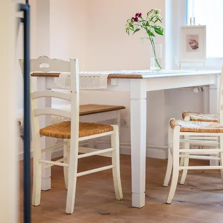 דירה 120qm, Cozy Apartment, Sehr Zentral Am Hbf, 3sz קובלנץ