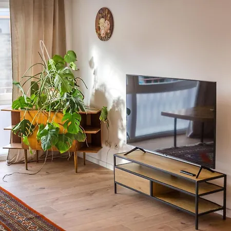 120qm, Cozy Apartment, Sehr Zentral Am Hbf, 3sz *