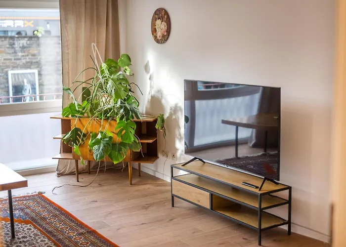 120qm, Cozy Apartment, Sehr Zentral Am Hbf, 3sz *