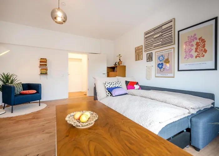 Apartment 120qm, Cozy Apartment, Sehr Zentral Am Hbf, 3sz